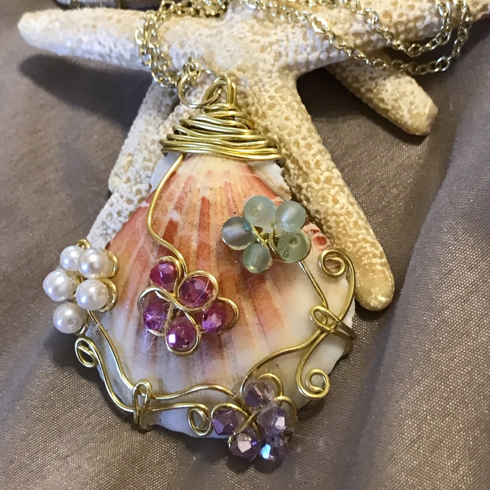 Scallop Seashell Necklace Beach Necklace Gift for Her Crystal Seashell Necklace